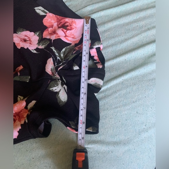 ALYX petite black dress with pink floral and shoulder cutout size 14P - Picture 9 of 11